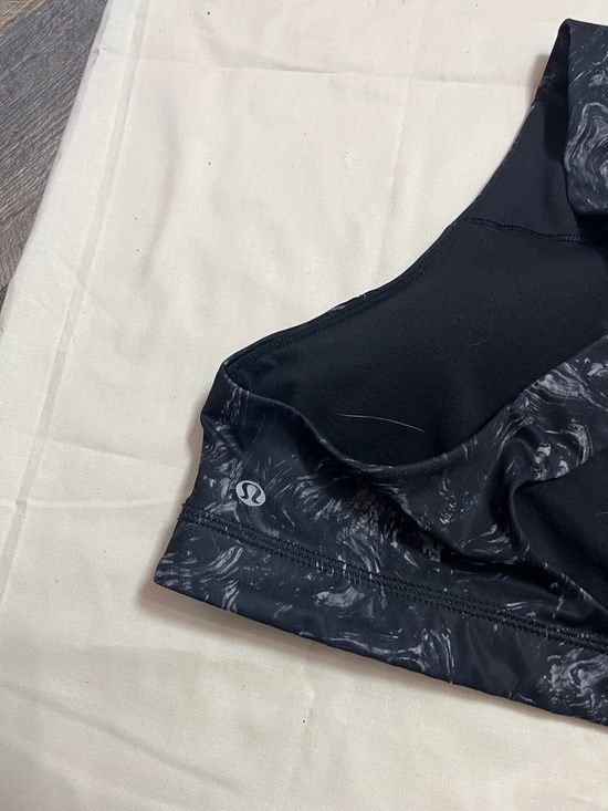 lululemon athletica Black Marble Scoopneck Crossback Sports Bra - Picture 3 of 3